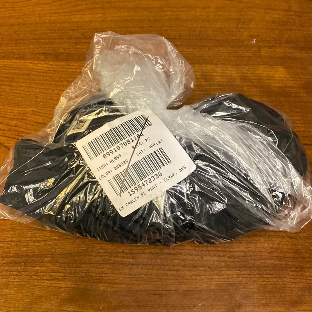 MadeWell The Petite Carley Wide-Leg Pant in Softdrape NL895 - Picture 6 of 7